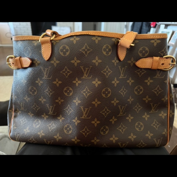 Louis Vuitton - Picture 2 of 4